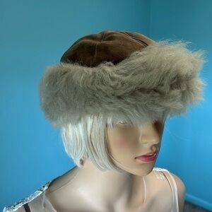 Bloomingdale’s lamb fur and suede cap off white and tan size extra small